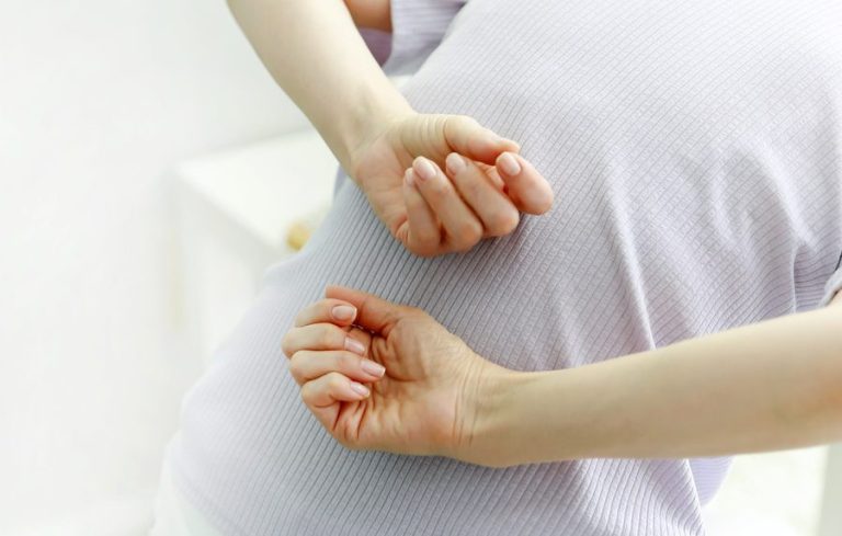 허리 통증 2주째, 종아리까지 당기면? 신경외과·정형외과 선택 기준 관련 사진